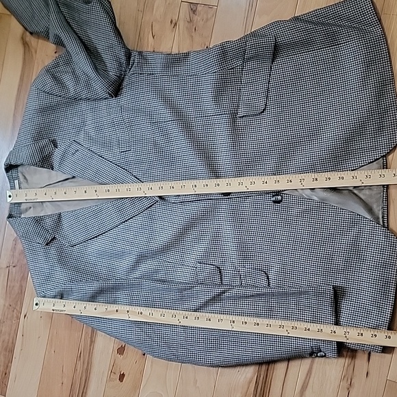 Authentic English magee tweed 46 houndstooth blazer from Harrods - Picture 5 of 13